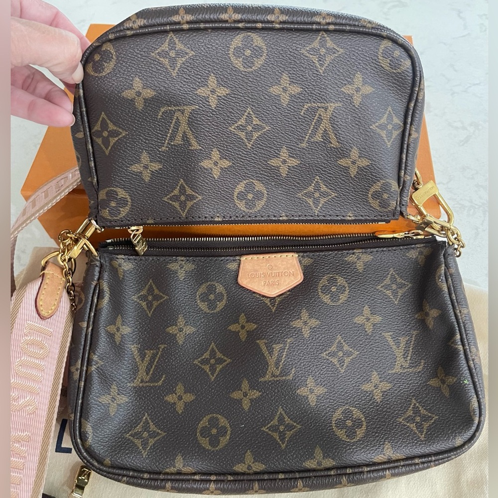 Authentic Louis Vuitton LV Multi Pochette Accessoires Crossbody - Picture 6 of 14
